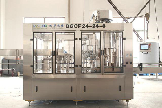 De volledige Automatische Fles carbonateerde Drank het Vullen Machine voor Frisdrank/Spuitwater