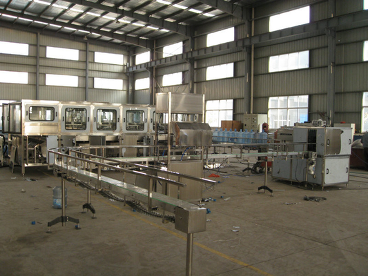 Automatisch de Vullende Machine van het 5 Gallonwater het Spoelen Vullend en Verzegelend Materiaal 5KW